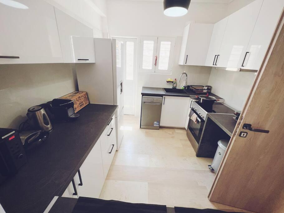 Minimal 3Br Apartment In Athens Luaran gambar