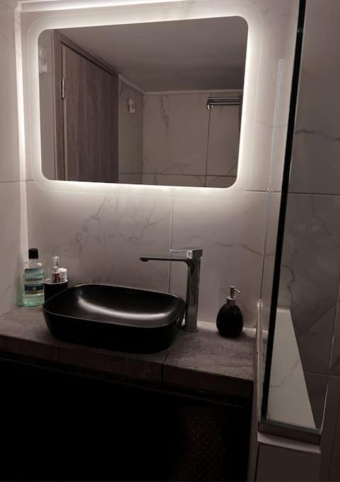 Minimal 3Br Apartment In Athens Luaran gambar