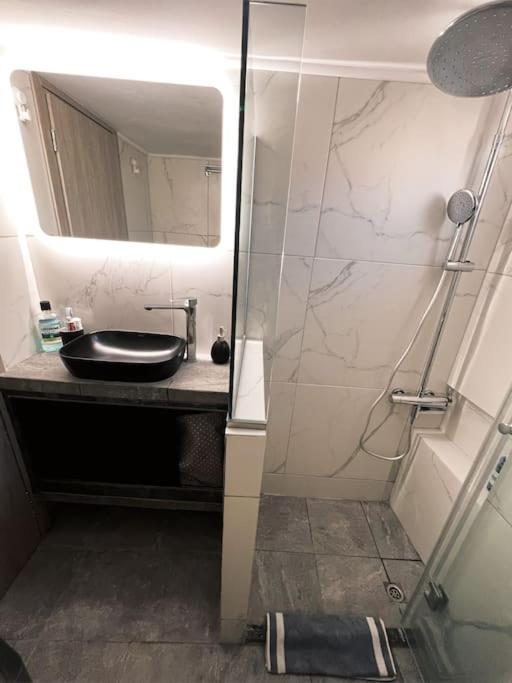 Minimal 3Br Apartment In Athens Luaran gambar